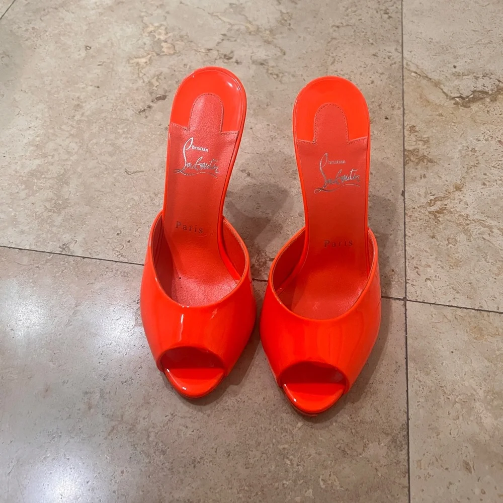 Christian Louboutin Me Dolly - Picture 1 of 5